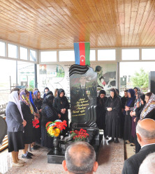 Şəhid baş leytenant Ruslan Rustamovun xatirəsi anılıb.