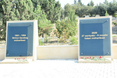 Şirvanda Zəfər Günü münasibətilə Şəhidlər Xiyabanı ziyarət olunub.
