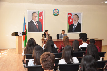 “Dövlət idarəçiliyində Azərbaycan ədəbi dilinin düzgün tətbiq olunması” mövzusunda tədbir keçirilib.