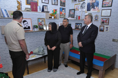 Şirvan Şəhər İcra Hakimiyyətinin başçısı İlqar Abbasov Anım Günü ərəfəsində şəhid ailələrini və müharibə əlillərini ziyarət edib.