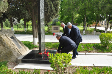 Şəhər İcra Hakimiyyətinin başçısı aprel ayının sonuncu cümə axşamı şəhid ailələrinin üzvləri ilə birlikdə Şəhidlər xiyabanını ziyarət edib.