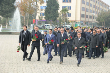 Şirvanda Ümummilli Lider Heydər Əliyevin anım günü silsilə tədbirlərlə qeyd olunur.