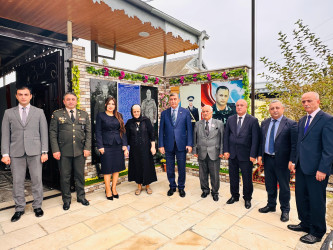 Şirvanda lokal xarakterli antiterror tədbirləri zamanı şəhid olmuş hərbi qulluqçuların ailələri ziyarət olunub.