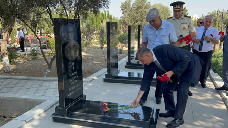 Şirvan Şəhər İcra Hakimiyyətinin başçısı iyul ayının sonuncu cümə axşamı  şəhid ailələri ilə birlikdə Şəhidlər Xiyabanını ziyarət edib.