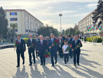Şirvanda Ümummilli lider, Ulu Öndər Heydər Əliyevin anadan olmasının 102-ci ildönümü münasibətilə xatirəsi anılıb.