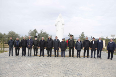 Şirvan Şəhər İcra Hakimiyyətinin başçısı noyabr ayının sonuncu cümə axşamı Şəhidlər xiyabanını ziyarət edib, şəhid ailələri ilə görüşüb.