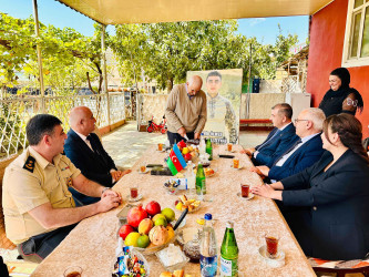 Şirvan Şəhər İcra Hakimiyyətinin başçısı İlqar Abbasov “Anım Günü” ərəfəsində Vətən müharibəsi əlillərini və şəhid ailələrini ziyarət edib.