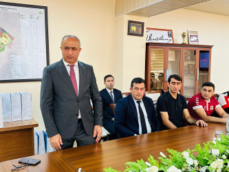 Şirvan Şəhər İcra Hakimiyyətinin başçısı İlqar Abbasov “Şirvan” futbol klubunun üzvləri ilə görüşüb.