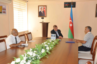 Şirvan Şəhər İcra Hakimiyyətinin başçısı İlqar Abbasov vətəndaş qəbulu keçirib.