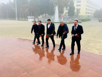 22 noyabr - ədliyyə işçilərinin peşə bayramı günüdür.