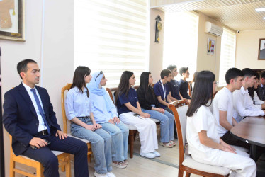 Şirvanda yüksək bal toplayan məzunlarla görüş keçirilib.