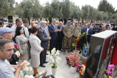 Azərbaycan Respublikasının Silahlı Qüvvələri tərəfindən Qarabağ iqtisadi rayonunda keçirilən lokal xarakterli antiterror tədbirləri zamanı şəhid olmuş ordumuzun hərbi qulluqçusu Tağıyev Əli Azad oğlunun il mərasimi keçirilib.