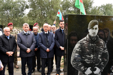 Şirvanda Vətən müharibəsinin şəhidi Kamran İlqar oğlu Fərəcovun anım günü qeyd olunub.