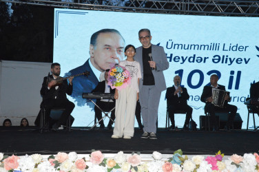 Şirvanda Ümummilli lider, Ulu Öndər Heydər Əliyevin anadan olmasının 102-ci ildönümünə həsr olunmuş konsert təşkil edilib.