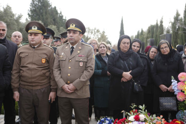 Vətən müharibəsi şəhidi Elnur Qarayevin anım günü qeyd edilib.