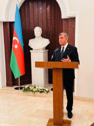 Şirvanda 18 oktyabr – Müstəqilliyin Bərpası Günü qeyd edilib.