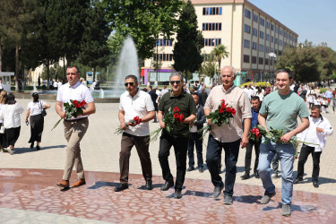 Şirvanda Ümummilli lider, Ulu Öndər Heydər Əliyevin anadan olmasının 102-ci ildönümü münasibətilə xatirəsi anılıb.
