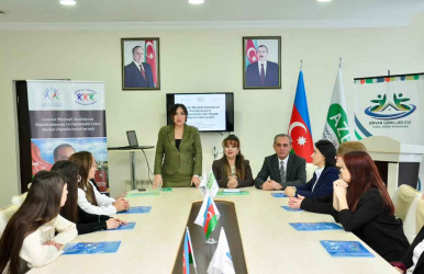 Şirvanda gənclər üçün Azərbaycan Konstitusiyası və Ümummilli Lider Heydər Əliyevin irsi mövzusunda maarifləndirici seminar keçirilib.