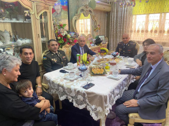 Şirvan şəhərində “Anım Günü” ərəfəsində şəhid ailələri və müharibə əlilləri ziyarət olunur