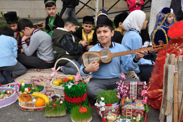 Şəhər İcra Hakimiyyətinin başçısı İlqar Abbasov yel çərşənbəsi münasibətilə təşkil olunan tədbirdə iştirak edib.