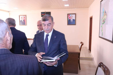 Şirvan Səhər İcra Hakimiyyətinin başçısı İlqar Abbasov növbəti vətəndaş qəbulu keçirib.