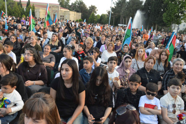 Şirvanda Ümummilli lider, Ulu Öndər Heydər Əliyevin anadan olmasının 102-ci ildönümünə həsr olunmuş konsert təşkil edilib.