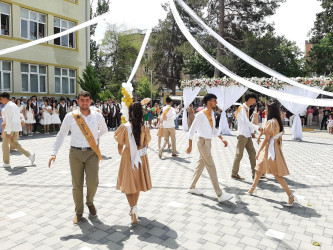 Şirvan şəhərinin ümumtəhsil məktəblərində “Son zəng” tədbirləri keçirilib.