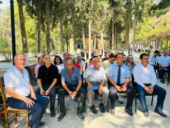 Şirvan Şəhər İcra Hakimiyyətinin başçısı İlqar Abbasov sakinlərlə növbəti səyyar görüş keçirib.