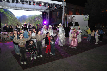 Şirvanda Ümummilli lider, Ulu Öndər Heydər Əliyevin anadan olmasının 103 illiyinə həsr olunmuş konsert təşkil edilib.