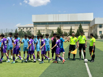 Şirvan Şəhər İcra Hakimiyyətinin başçısı İlqar Abbasov futbol turnirinin açılış mərasimində iştirak edib.
