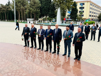 Şirvanda 18 oktyabr – Müstəqilliyin Bərpası Günü qeyd edilib.