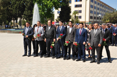 Şirvanda Ümummilli lider, Ulu Öndər Heydər Əliyevin anadan olmasının 103 illiyi münasibətilə xatirəsi anılıb.