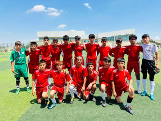 Şirvan Şəhər İcra Hakimiyyətinin başçısı İlqar Abbasov futbol turnirinin açılış mərasimində iştirak edib.