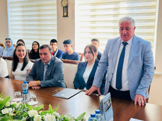 Şirvanda yüksək bal toplayan məzunlarla görüş keçirilib.