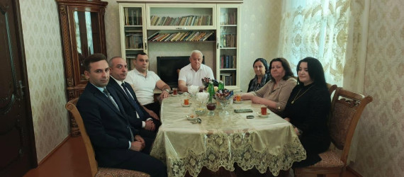 Şirvan şəhərində Anım Günü ərəfəsində şəhid ailələri və müharibə əlilləri ziyarət olunur.