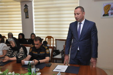 Şirvan Şəhər İcra Hakimiyyətinin başçısı İlqar Abbasov şəhidlərin ordenlərlə təltif olunması ilə bağlı şəhid ailələri ilə görüşüb.