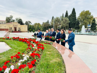 Şirvanda 18 oktyabr – Müstəqilliyin Bərpası Günü qeyd edilib.