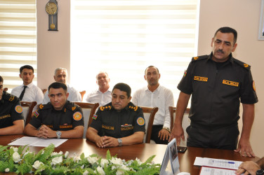 Şirvanda fövqəladə hallara hazırlıq və əhalinin təhlükəsizliyinin təmin olunması məsələləri müzakirə edilib.