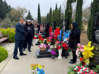 Şəhər İcra Hakimiyyətinin başçısı noyabr ayının sonuncu cümə axşamı şəhid ailəsi üzvləri ilə birlikdə Şəhidlər xiyabanını ziyarət edib.