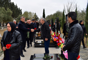 Şirvanda Vətən müharibəsinin şəhidi Ramil Vüqarəddin oğlu Əliyevin doğum  günü qeyd edilib.