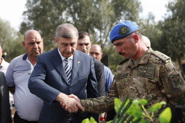 Azərbaycan Respublikasının Silahlı Qüvvələri tərəfindən Qarabağ iqtisadi rayonunda keçirilən lokal xarakterli antiterror tədbirləri zamanı şəhid olmuş ordumuzun hərbi qulluqçusu Tağıyev Əli Azad oğlunun il mərasimi keçirilib.