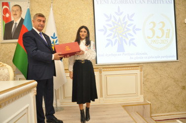 Şirvanda YAP-ın təsis olunmasının 33-cü ildönümü qeyd edilib.