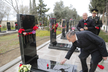 Şirvan Şəhər İcra Hakimiyyətinin başçısı noyabr ayının sonuncu cümə axşamı Şəhidlər xiyabanını ziyarət edib, şəhid ailələri ilə görüşüb.