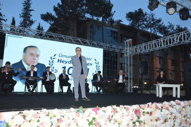 Şirvanda Ümummilli lider, Ulu Öndər Heydər Əliyevin anadan olmasının 102-ci ildönümünə həsr olunmuş konsert təşkil edilib.
