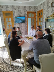 Şirvan şəhərində “Anım Günü” ərəfəsində şəhid ailələri və müharibə əlilləri ziyarət olunur