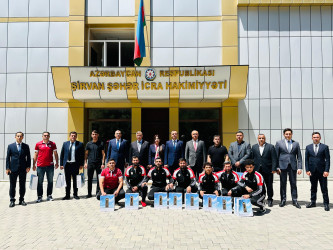 Şirvan Şəhər İcra Hakimiyyətinin başçısı İlqar Abbasov “Şirvan” futbol klubunun üzvləri ilə görüşüb.