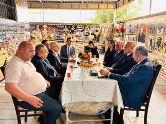 Şirvanda lokal xarakterli antiterror tədbirləri zamanı şəhid olmuş hərbi qulluqçuların ailələri ziyarət olunub.