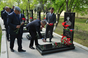 Şəhər İcra Hakimiyyətinin başçısı aprel ayının sonuncu cümə axşamı şəhid ailələrinin üzvləri ilə birlikdə Şəhidlər xiyabanını ziyarət edib.