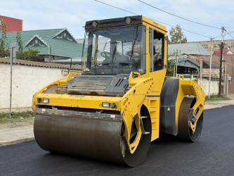 Şirvanda küçələrin asfaltlanması işləri davam etdirilir.