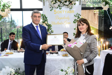 Şirvanda 5 oktyabr – Beynəlxalq Müəllimlər Günü qeyd edilib.